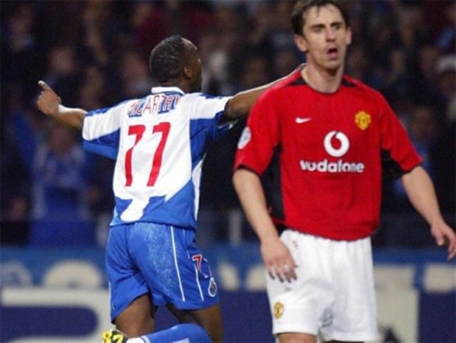 由期待他在 由期待他在